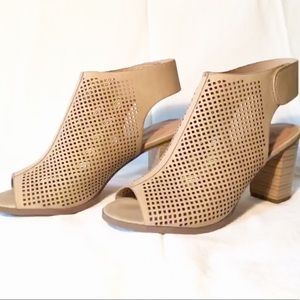 Cityclassified Peeptoe Sandals